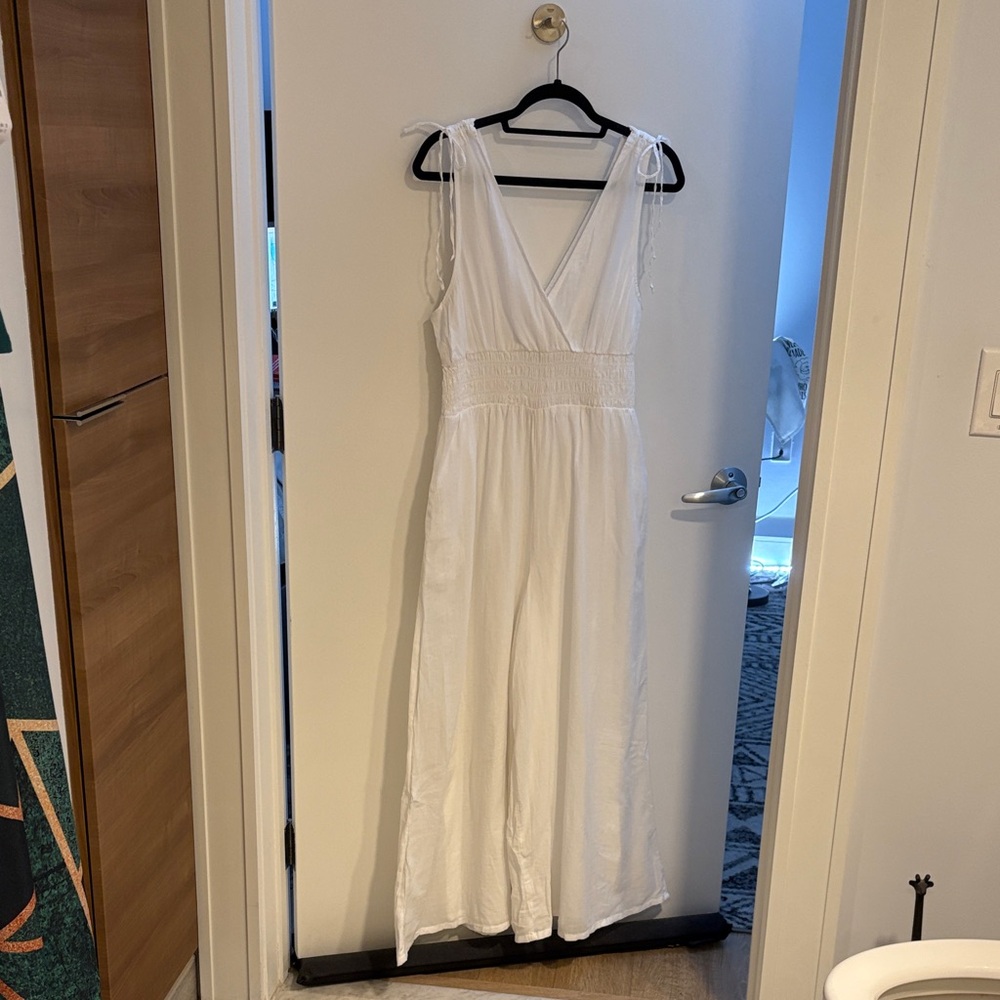 Elegant White Sleeveless Jumpsuit